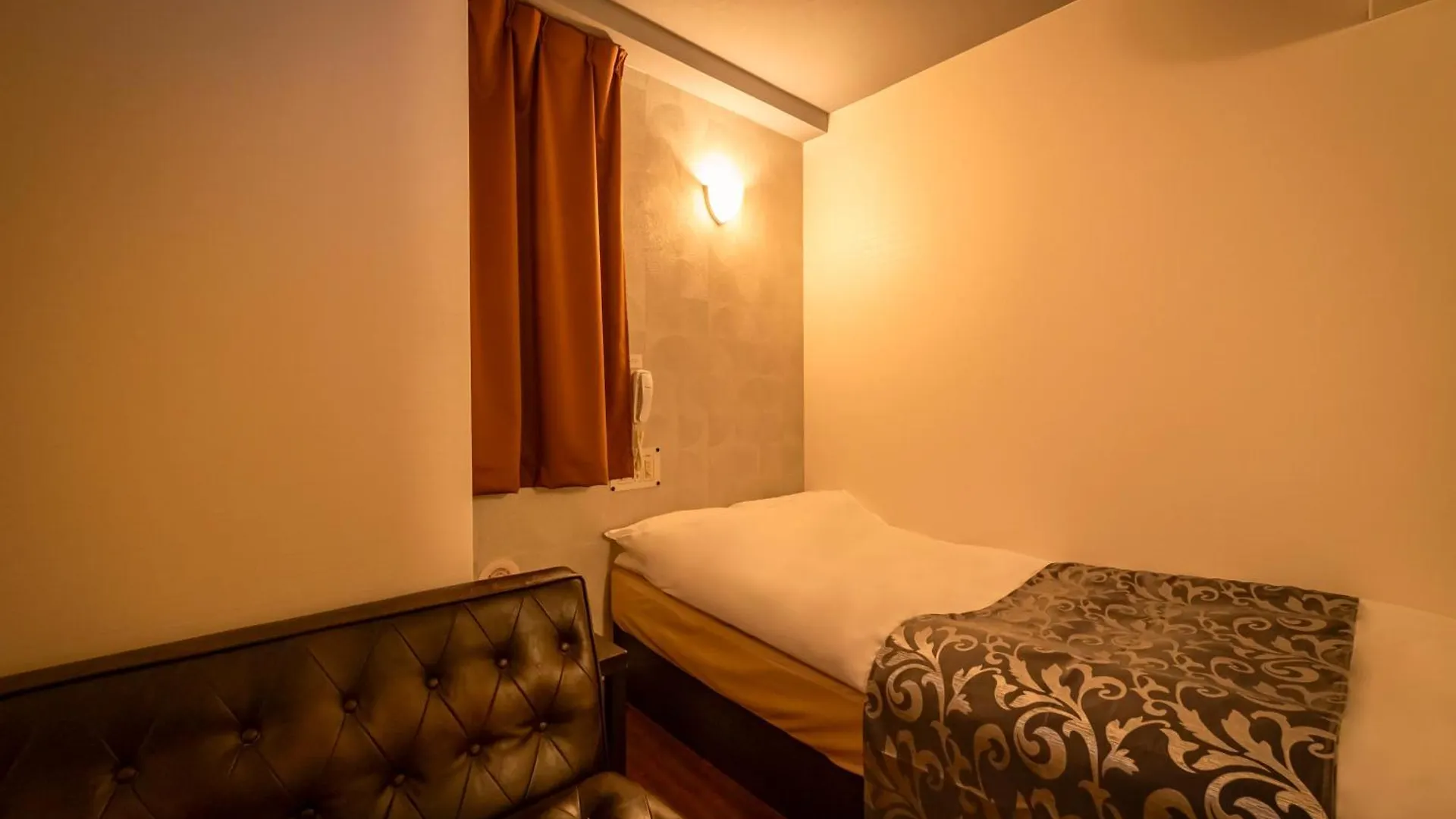 Hotel Peace (Adults Only) Tokyo 2*,